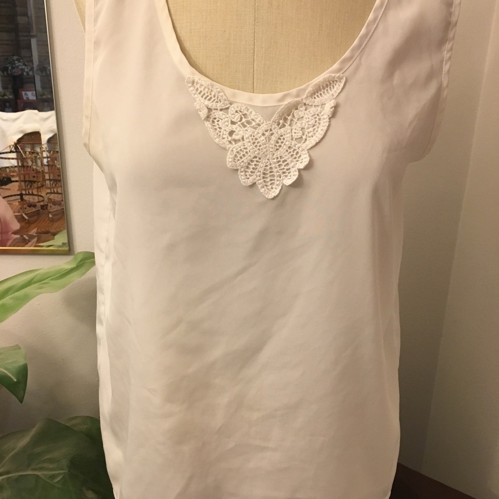 White Sleeveless tank top